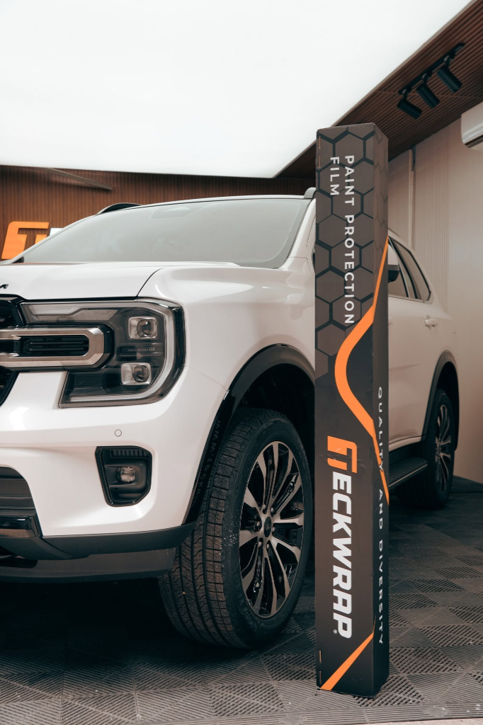 Thi công dán PPF TeckWrap trong phòng sạch chuẩn
